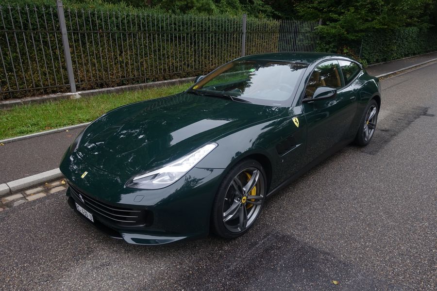 /en/stock/previously-sold/details/ferrari-gtc4-lusso/17
