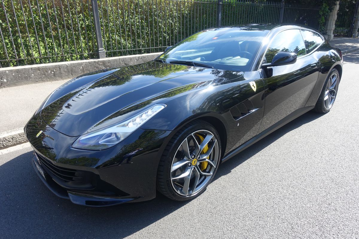 Ferrari GTC4 Lusso T