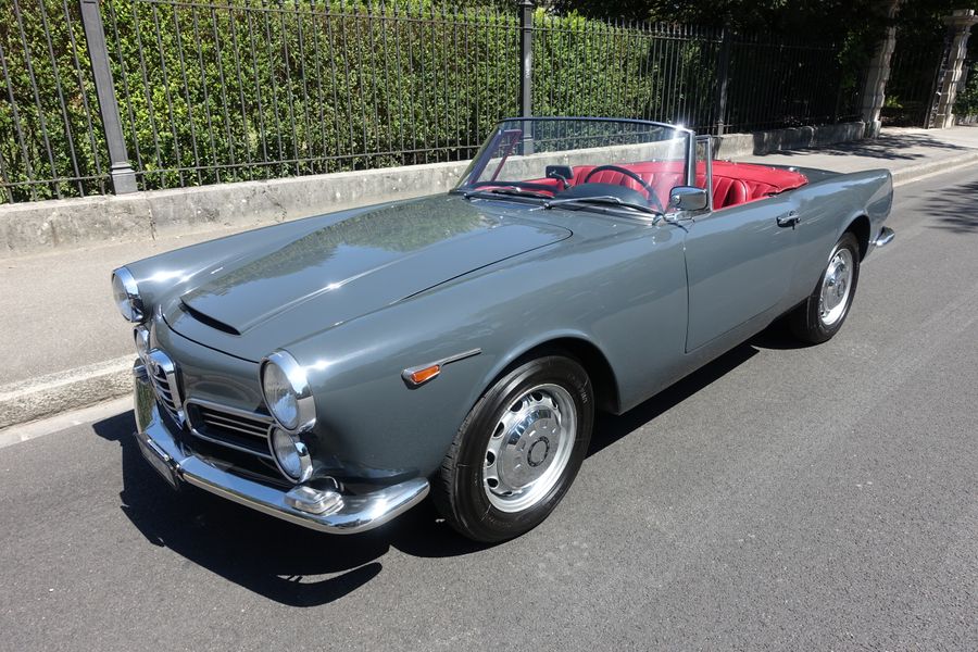 /de/stock/previously-sold/details/alfa-romeo-2600-spider/256