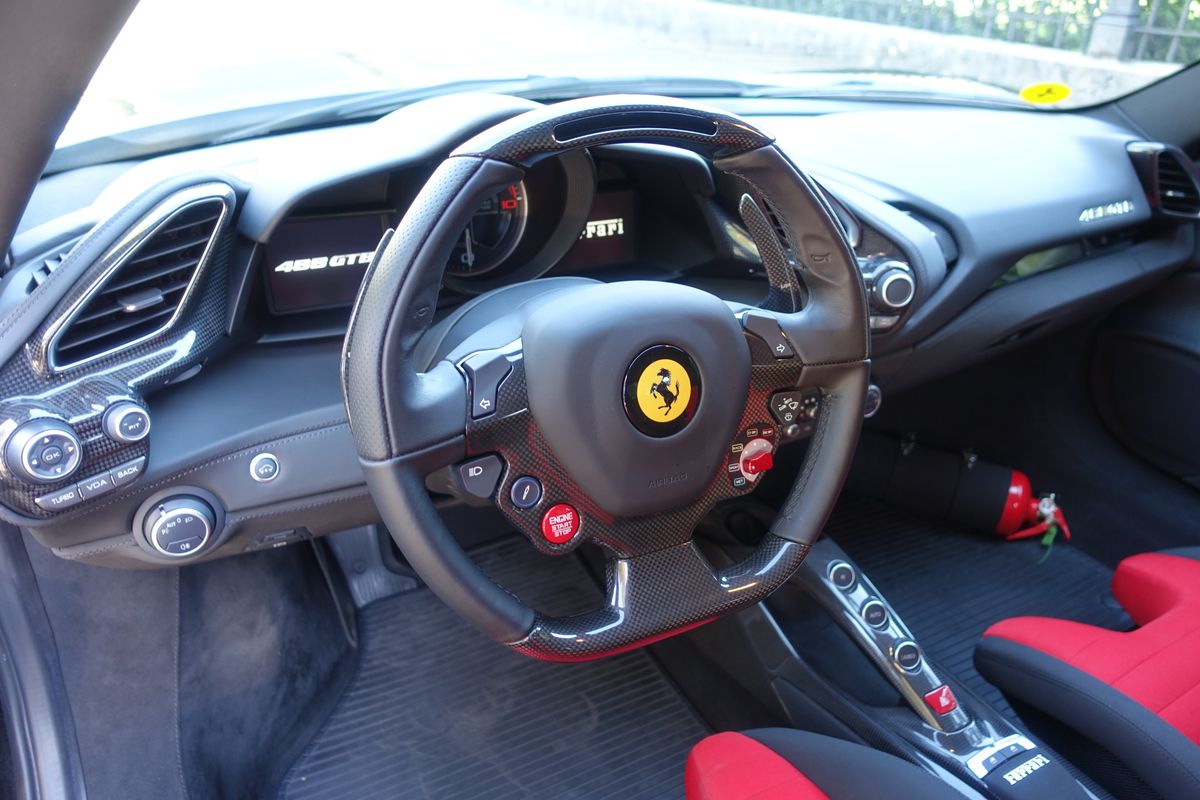 Ferrari 488 GTB 70th Anniversary "Tailor Made"