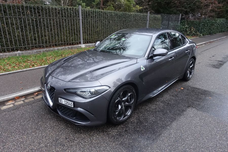 /en/stock/previously-sold/details/alfa-romeo-giulia-quadrifoglio/39