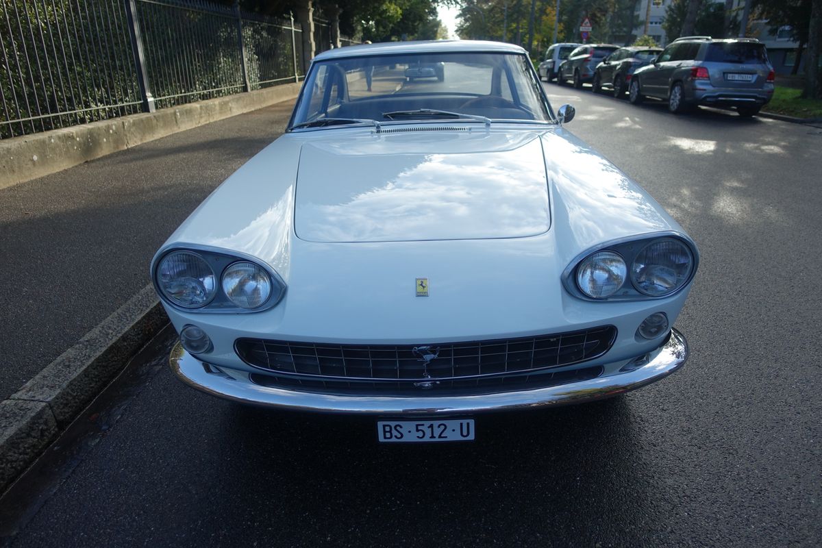 Ferrari 330 GT 2+2