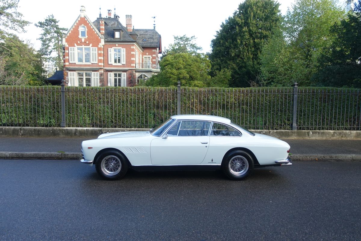 Ferrari 330 GT 2+2 "Chinese Eyes"