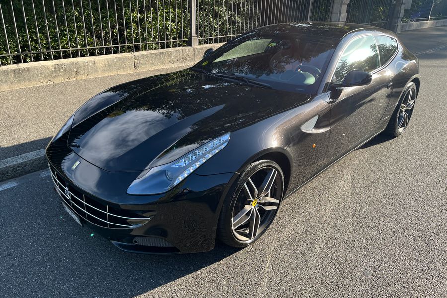/de/stock/previously-sold/details/ferrari-ff/531