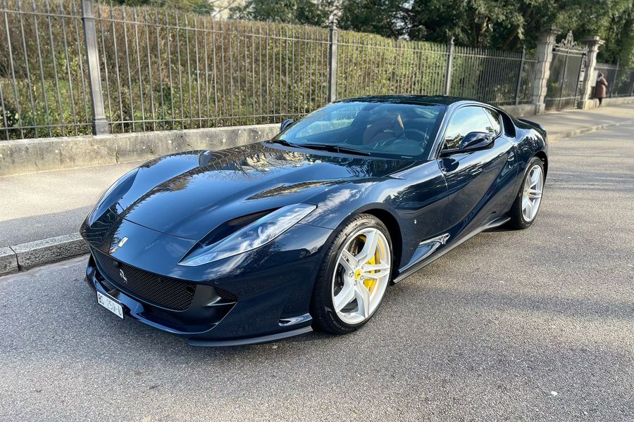 /de/stock/previously-sold/details/ferrari-812-superfast/570
