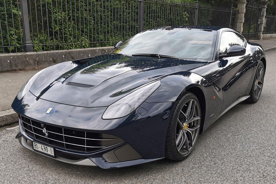 /de/stock/previously-sold/details/ferrari-f12-berlinetta/588
