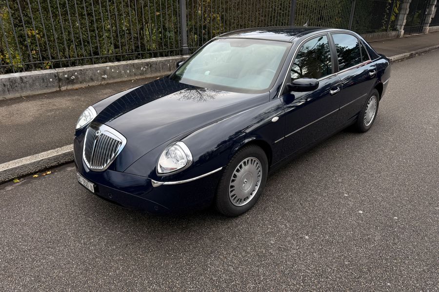 /de/stock/previously-sold/details/lancia-thesis-3.2-v6/731