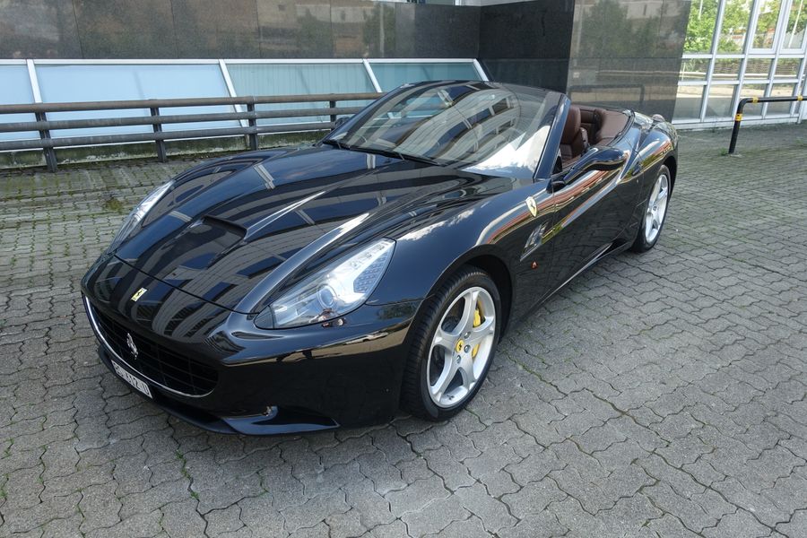 /en/stock/previously-sold/details/ferrari-california/80