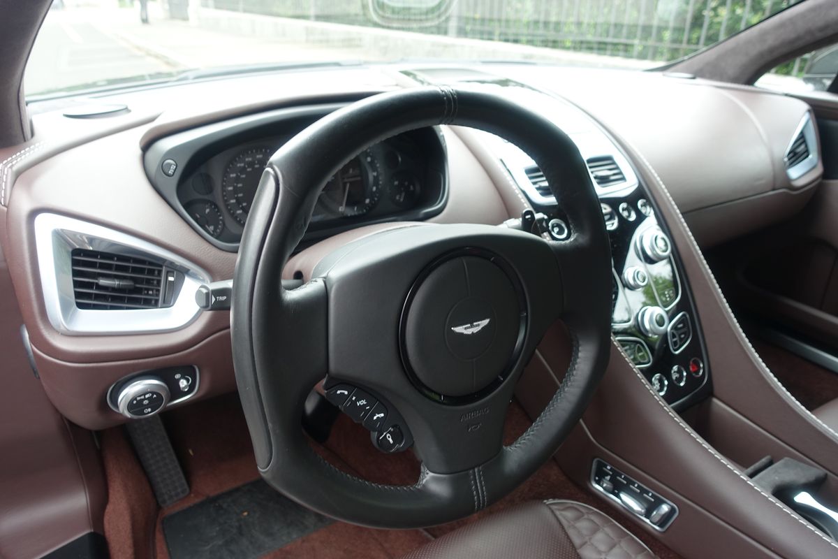 Aston Martin Vanquish
