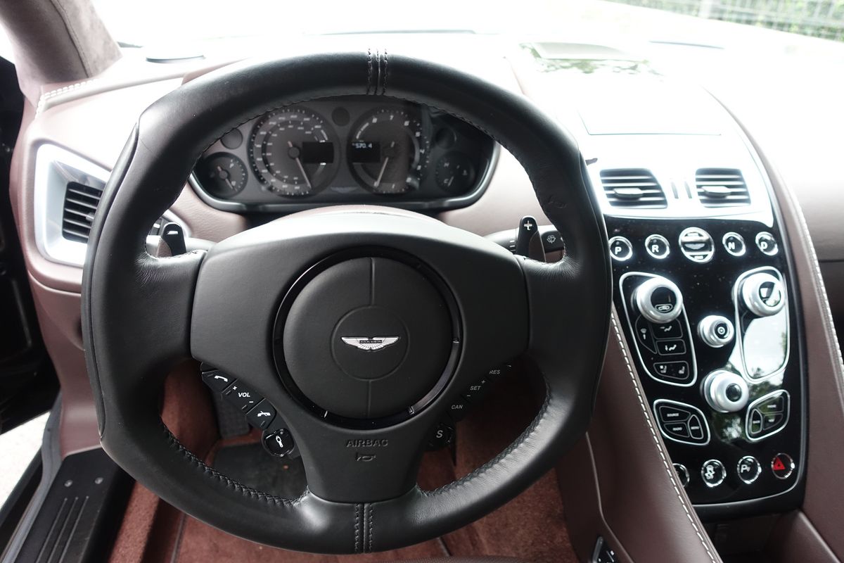 Aston Martin Vanquish