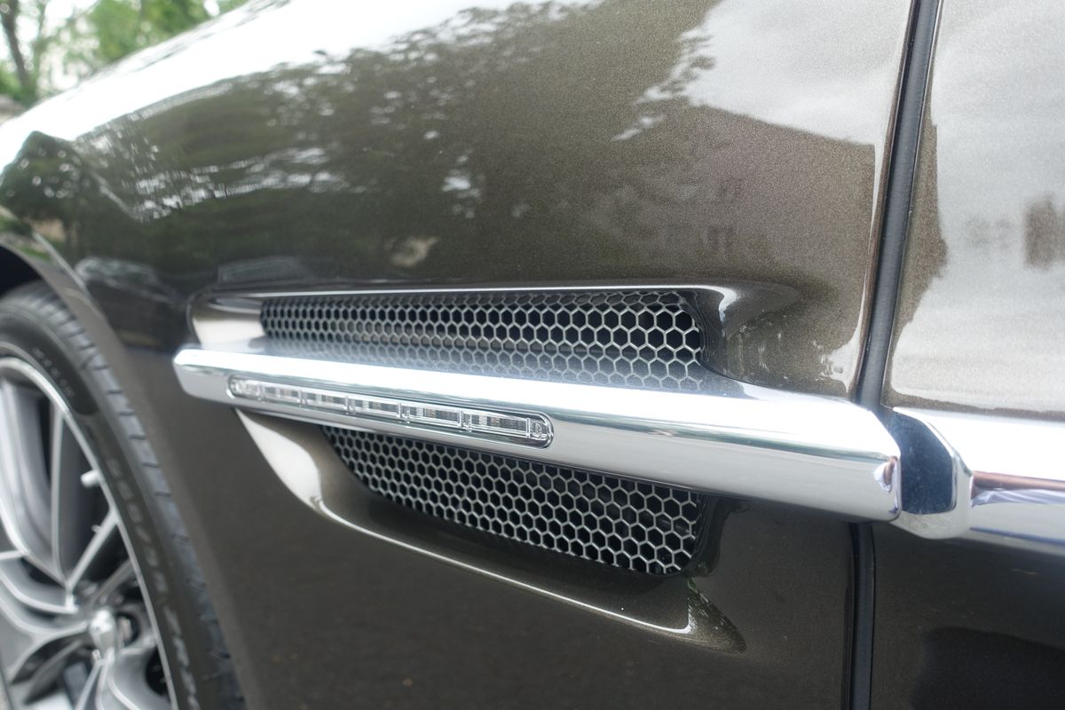 Aston Martin Vanquish