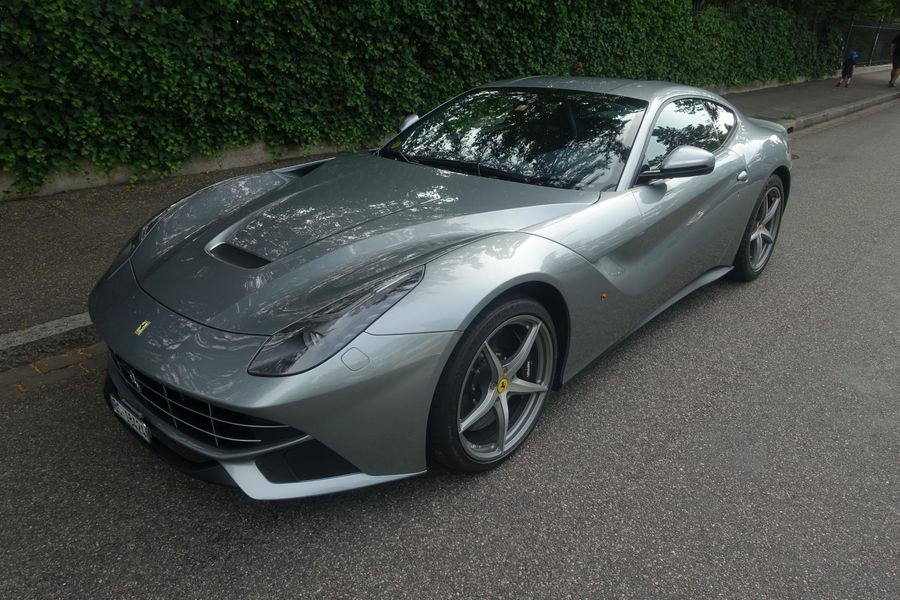 /de/stock/previously-sold/details/ferrari-f12-berlinetta/81