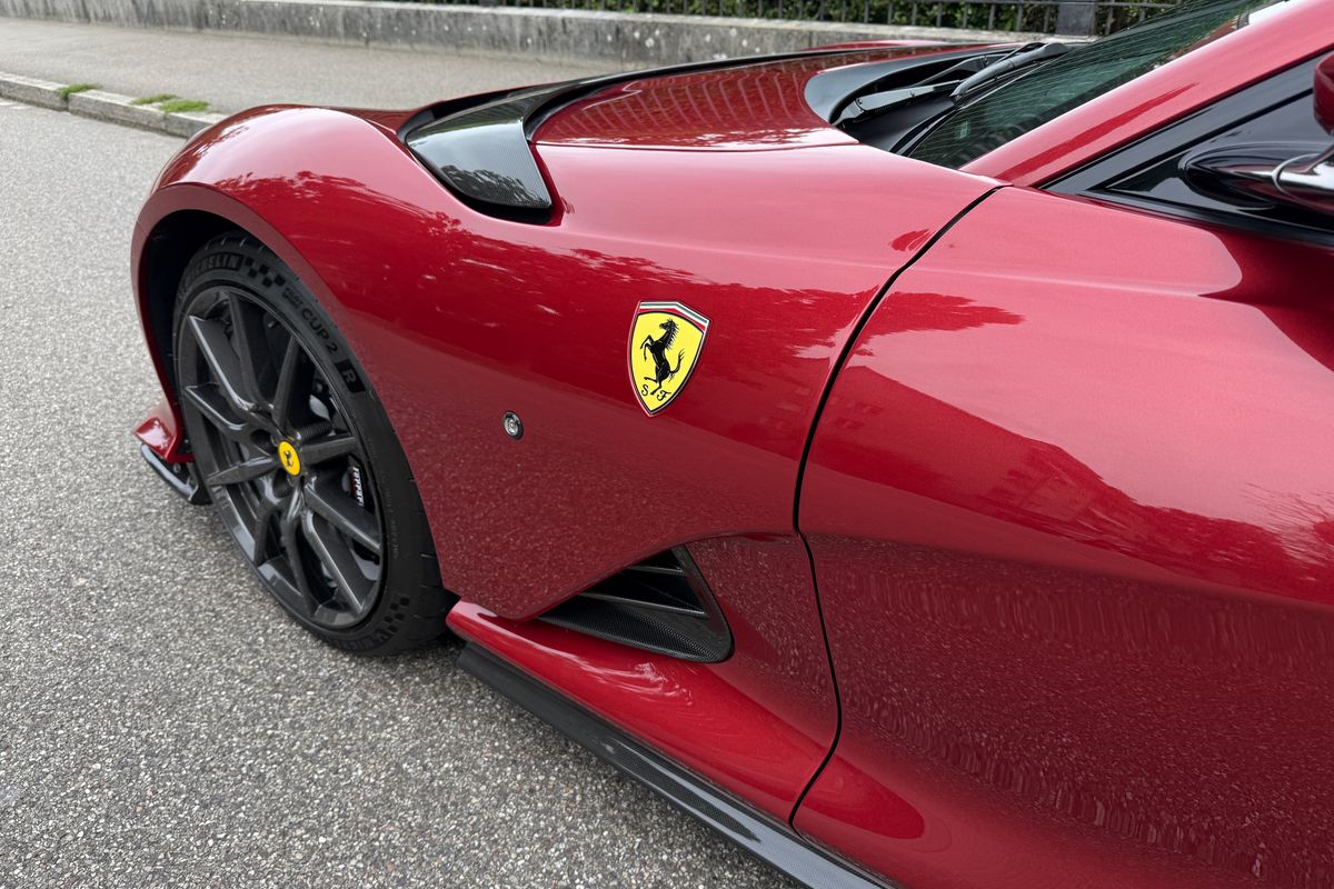 Ferrari 812 Competizione