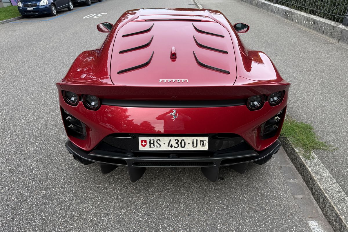 Ferrari 812 Competizione