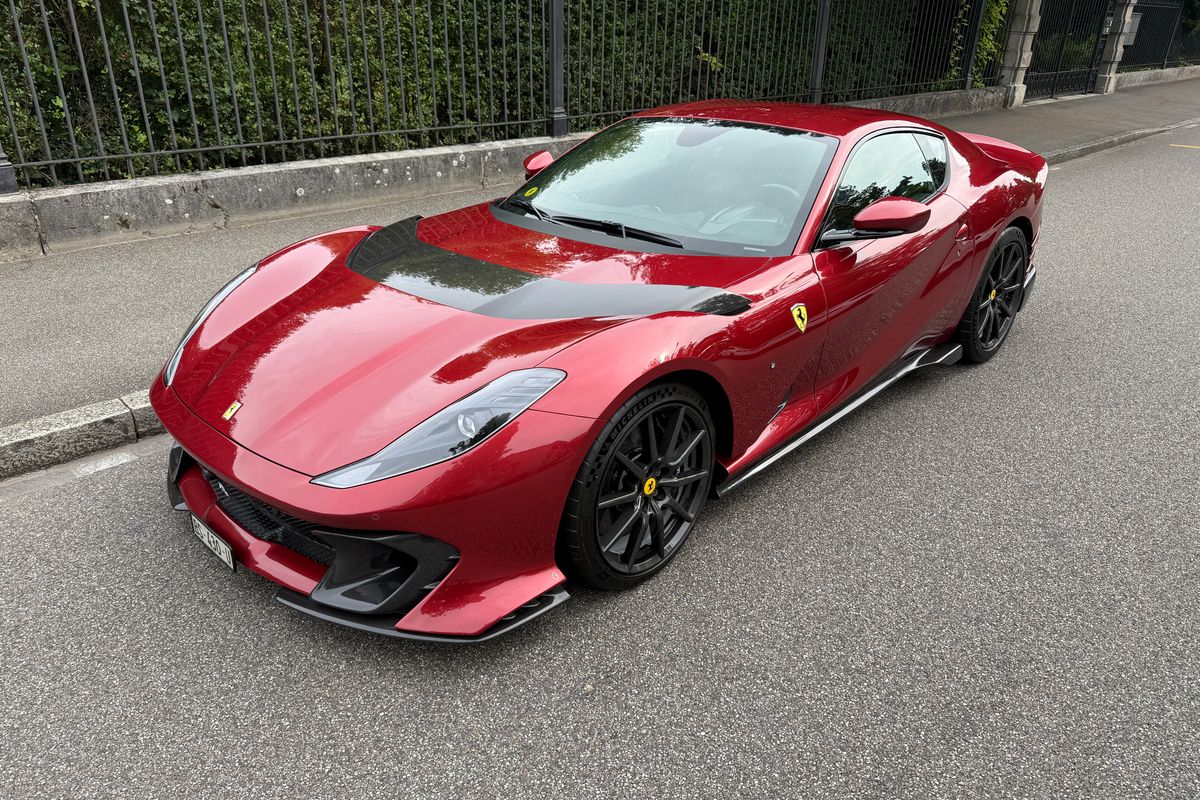 Ferrari 812 Competizione