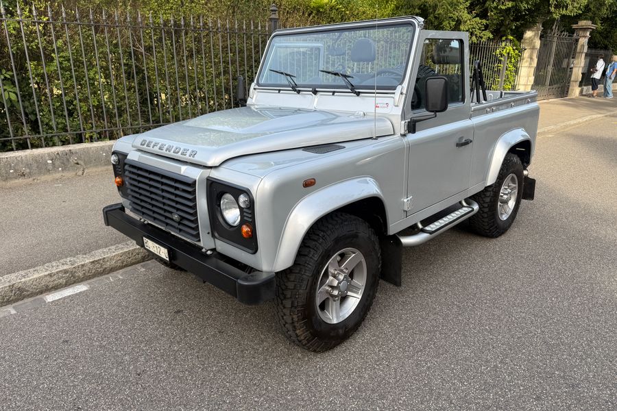 /en/stock/for-sale/details/land-rover-defender-90-soft-top/814