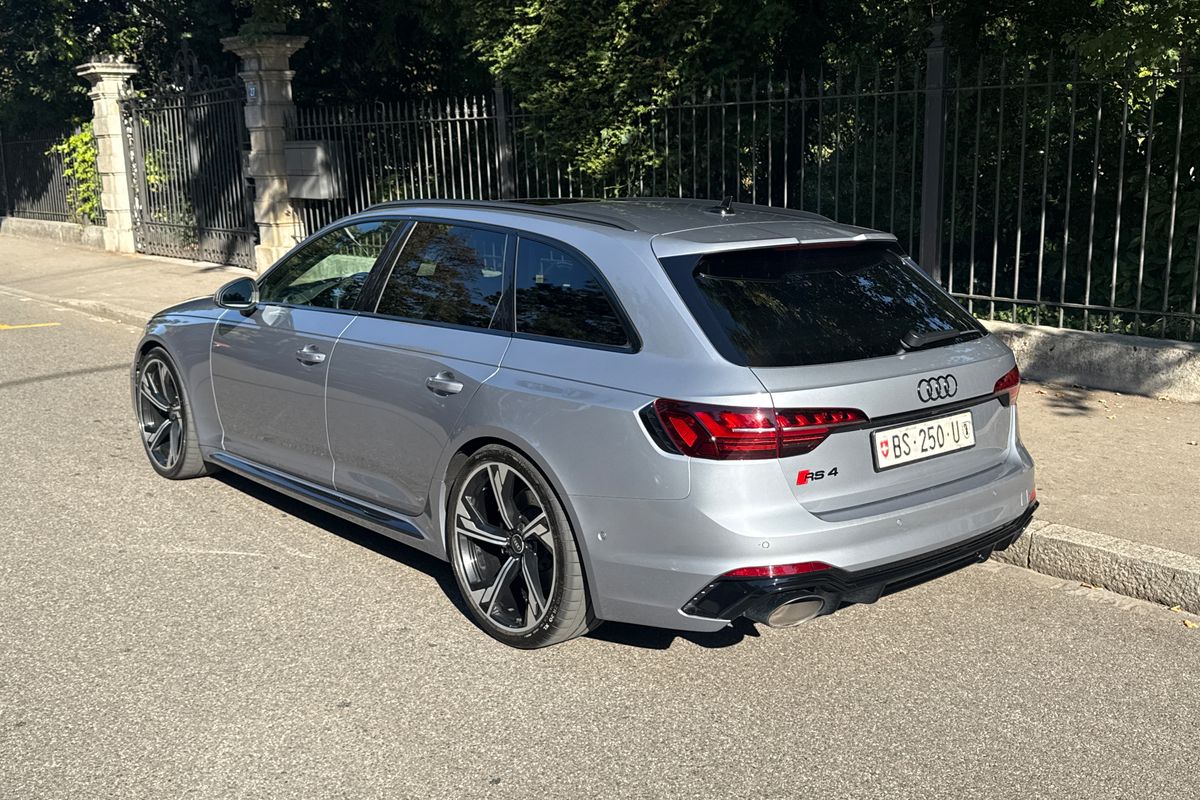 Audi RS4 Avant Quattro