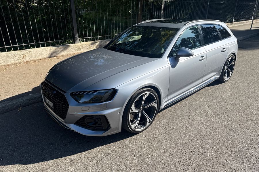 /en/stock/for-sale/details/audi-rs4-avant-quattro/815