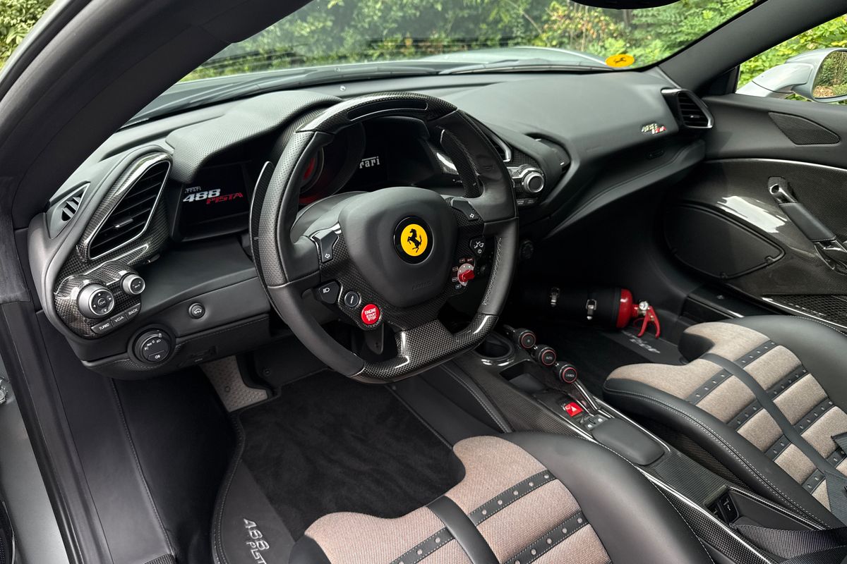 Ferrari 488 Pista "Tailor Made"