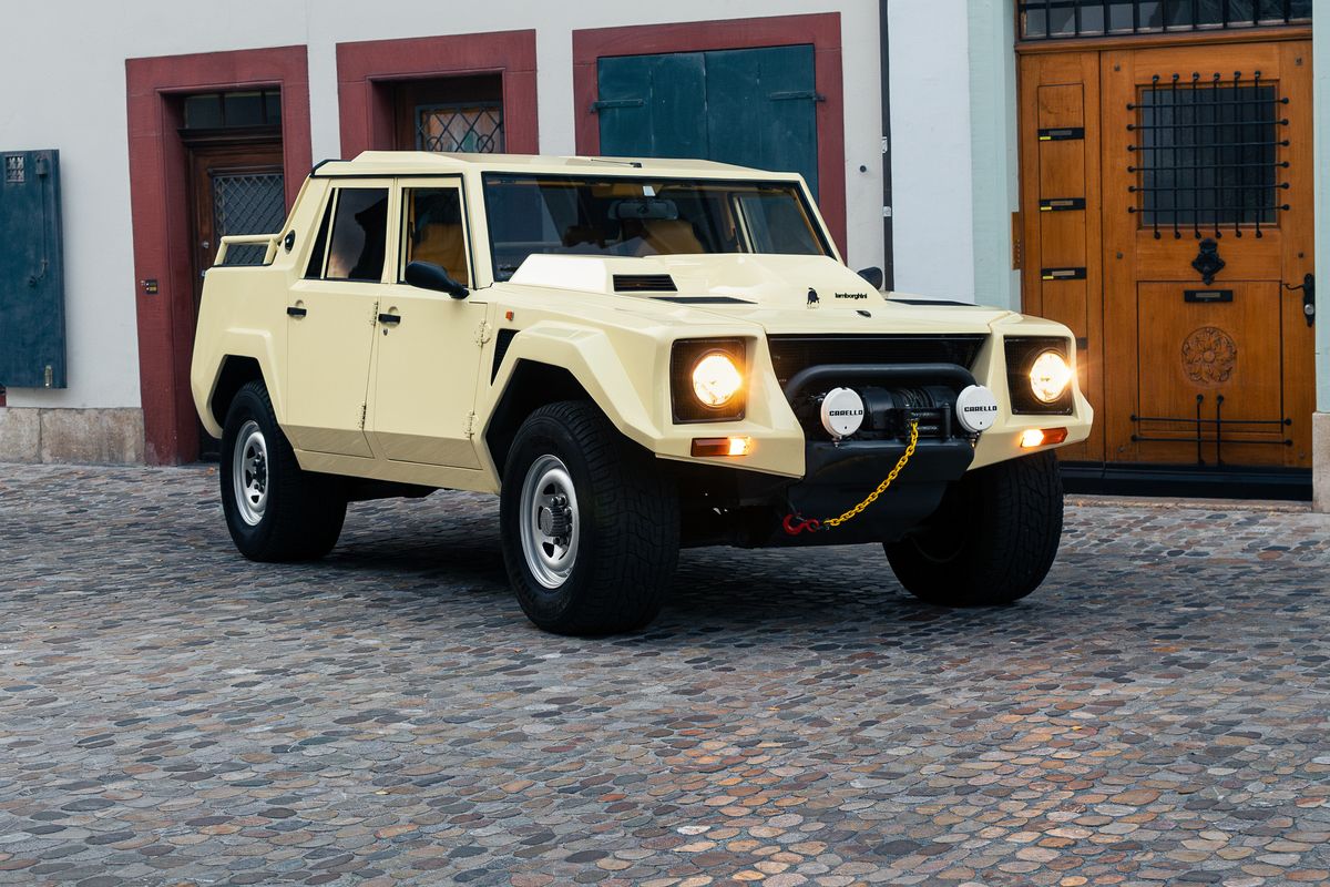 1989 Lamborghini LM002