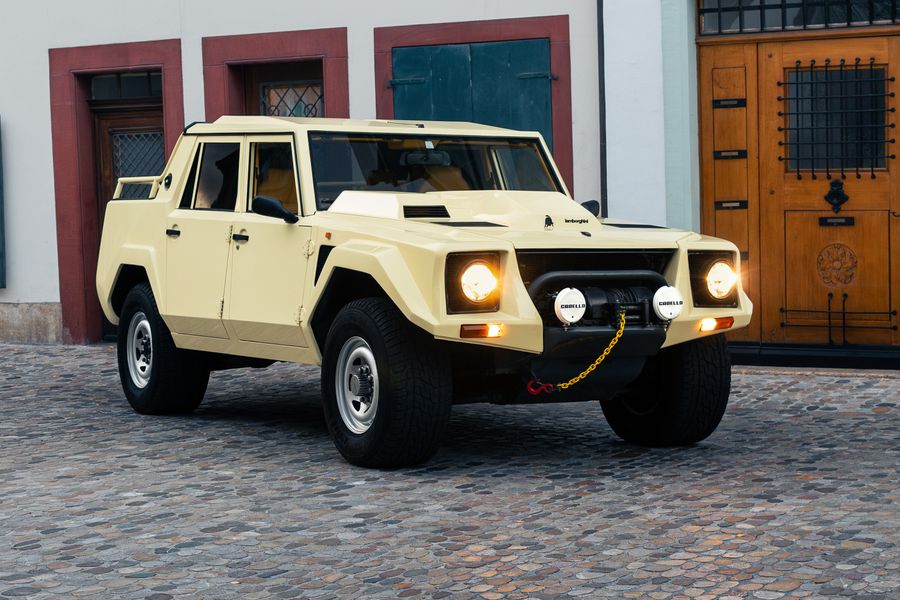 /de/stock/for-sale/details/lamborghini-lm002/827